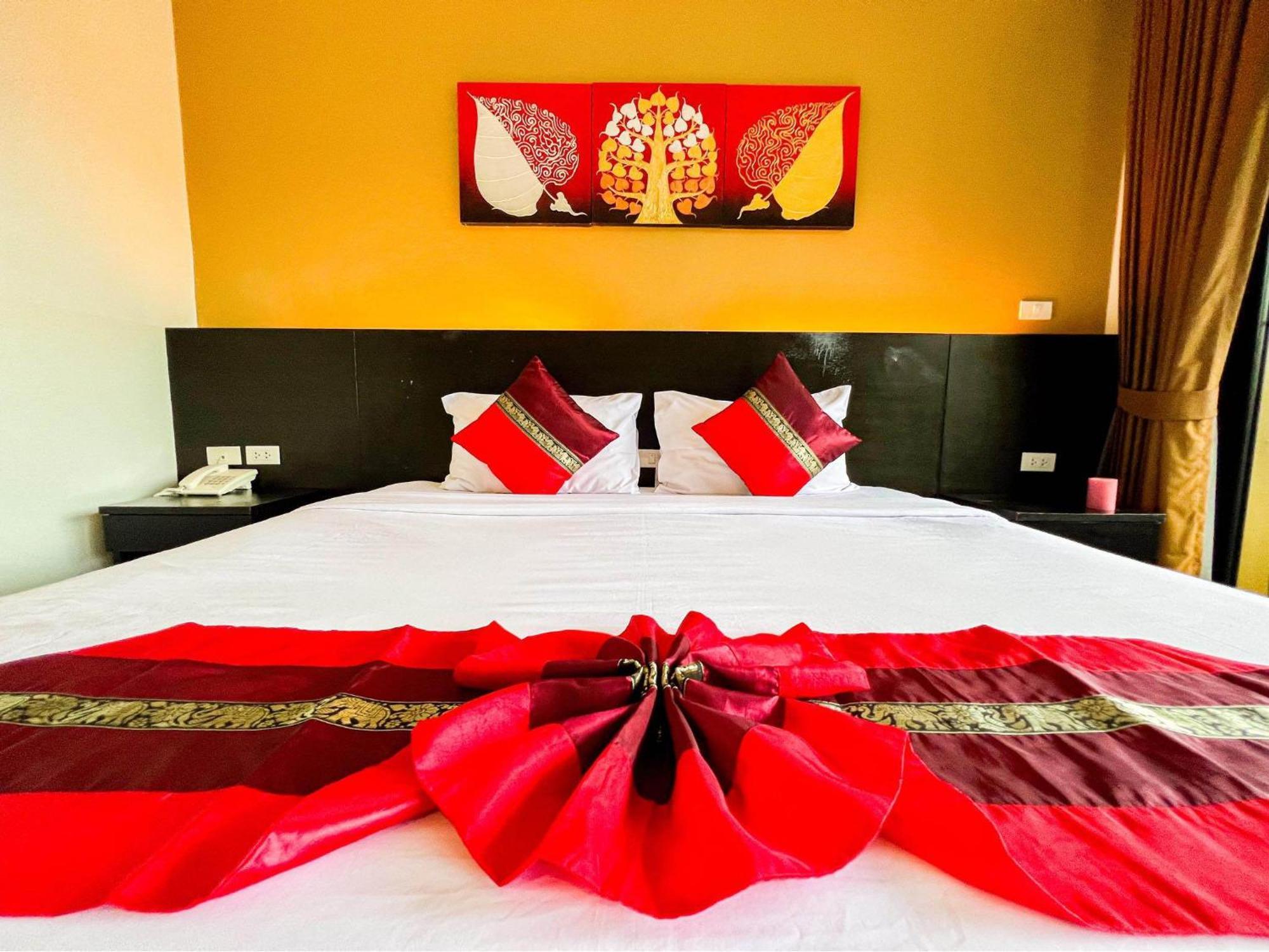 Phuket Naiyang Beach Hotel Sha Plus מראה חיצוני תמונה